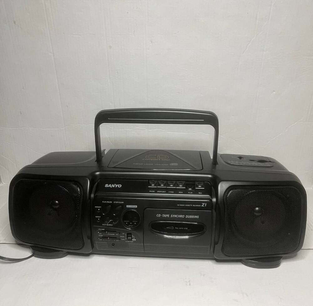 Vintage Sanyo MCD-Z1 Portable Boombox AM/FM CD Cassette Retro 1993 (TESTED)